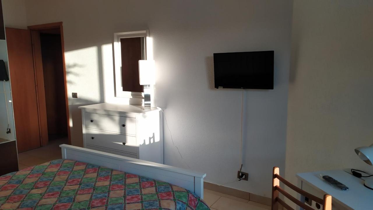 Nero Basalto Azzurro Mare Bed & Breakfast Aci Castello Exterior photo